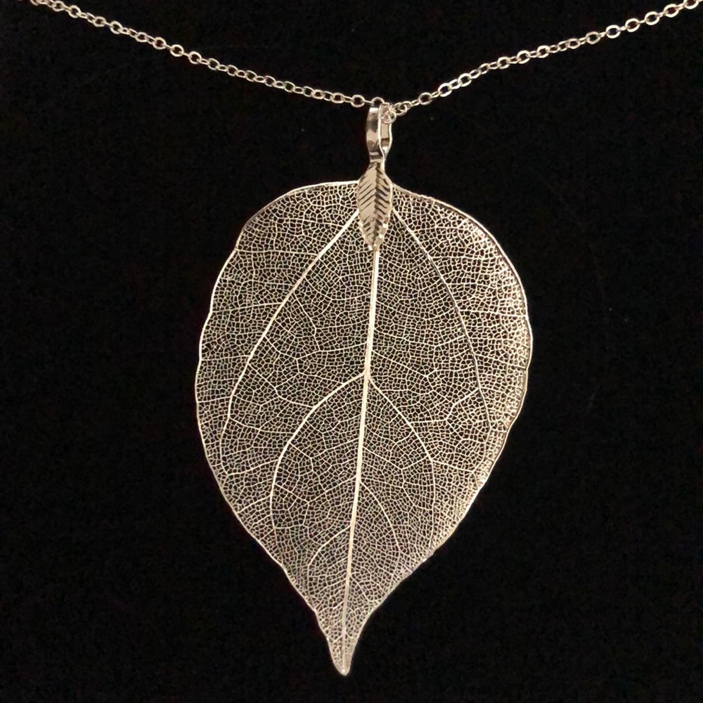 Brand New Silver Leaf Necklace